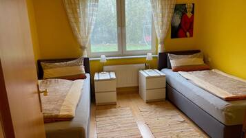 2 chambres, fer et planche Ă repasser, Wi-Fi gratuit, draps fournis