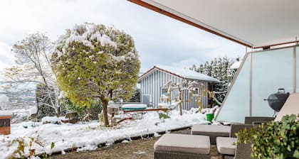 Ferienwohnung Behling" mit Bergblick, privater Terrasse und Wi-Fi