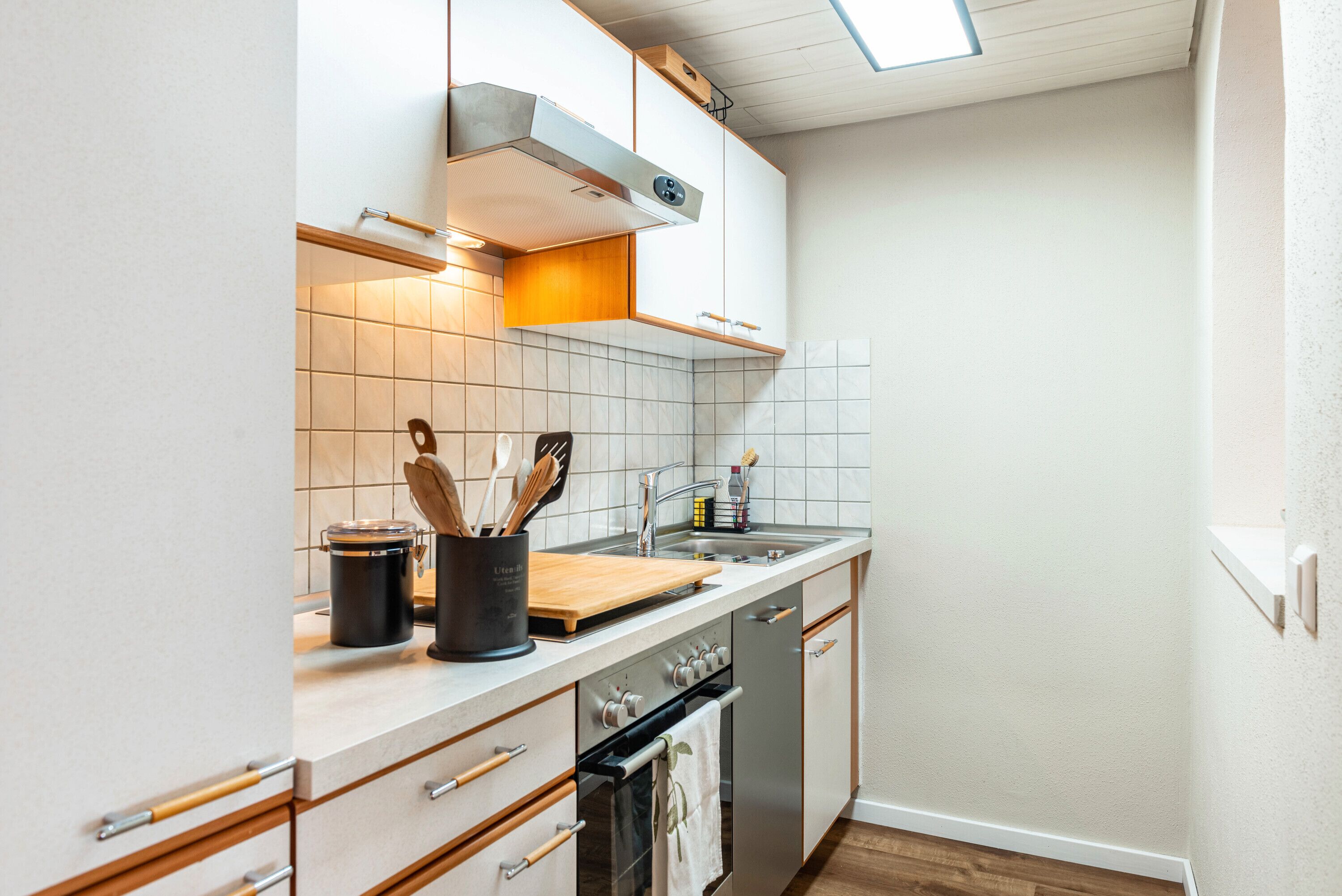 Kühlschrank, Ofen, Herdplatte, Geschirrspüler