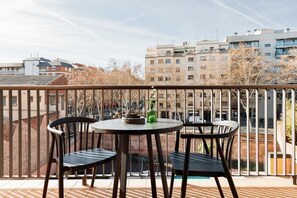 Apartment - Oreneta - 1 Bedroom and Pool in Les Corts (Barcelona)