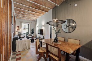 Apartment | 2 bedrooms - Paleo - 2 Bedrooms and Office in Eixample Dreta (Barcelona)