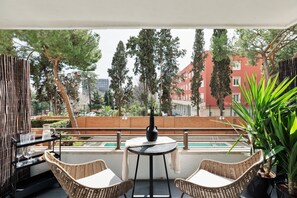 Apartment - Aiguablava - 1 Bedroom and Pool in Pedralbes (Barcelona)