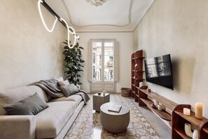 Apartment | 2 bedrooms - Lluna - 2 Bedrooms and Office in Gracia (Barcelona)