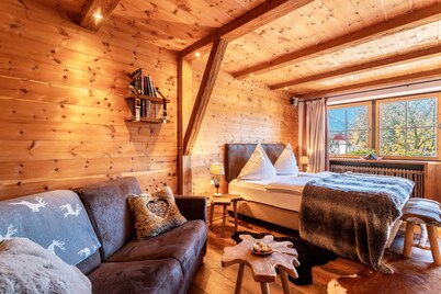Studio Apartment 'Chalet Alpenherz' with Mountain View, Balcony and Wi-Fi