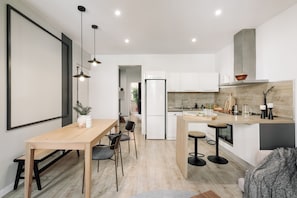 Apartment - Espriu - 2 Bedrooms and Balcony in Sant Antoni (Barcelona)
