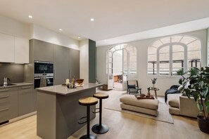 Apartment | 3 bedrooms - Peten - 3 Bedrooms Terrace and Balcony in Gr cia (Barcelona)