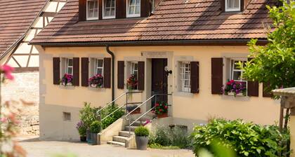 Ferienwohnung 'Glockenblume' mit Gemeinschaftsterrasse, Gemeinschaftsgarten und Wi-Fi