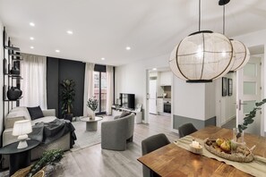 Apartment - Heures - 2 Bedroom Office and Pool in Les Corts (Barcelona)