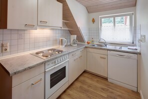 Réfrigérateur, four, plaque de cuisson, lave-vaisselle