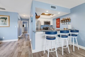 Unclassified image, 4 of 46, button