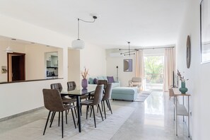 Dining - Naturally Bright 3BR Flat in Marousi (Marousi)