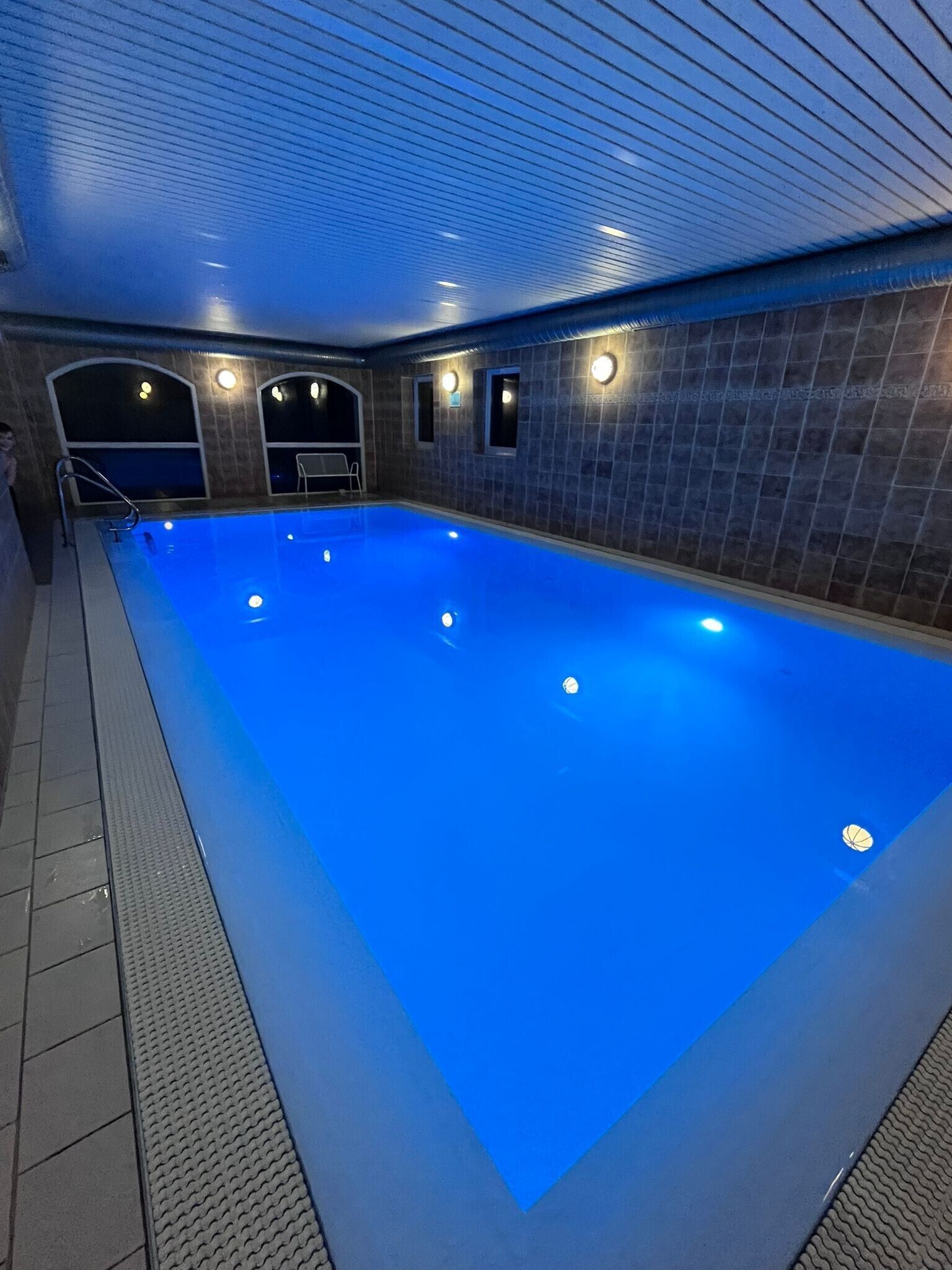 Innenpool, beheizter Pool