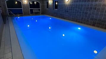 Innenpool, beheizter Pool