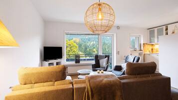 Fernseher, DVD-Player, Stereoanlage