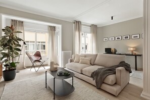 Apartment - Nive - 3 Bedrooms Apartment in Sant Gervasi (Barcelona)