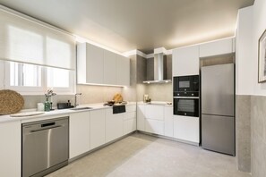 3 bedrooms - Atrani - 3 Bedroom in Eixample Dreta (Barcelona)