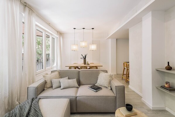 Apartment | 3 bedrooms - Palinuro - 3 Bedrooms in Sant Antoni (Barcelona)