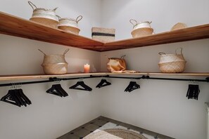 Apartment - Hunde - 2 Bedrooms in Eixample Esquerra (Barcelona)