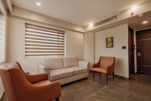 In-room safe, iron/ironing board, free WiFi - Classik Fort Inn and Suites (Kanayannur)