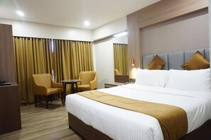 Deluxe Double or Twin Room, City View | Bathroom | Slippers - Classik Fort Inn and Suites (Kanayannur)