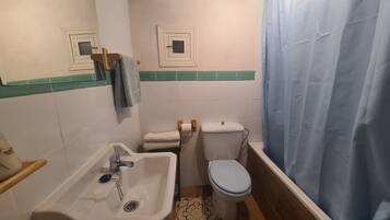 Departamento, 1 habitación, vista a la ciudad | Baño