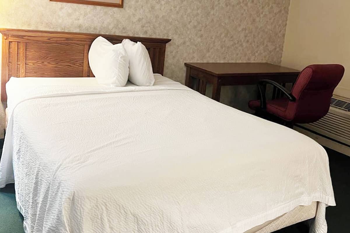 In-room safe, desk, laptop workspace, free WiFi