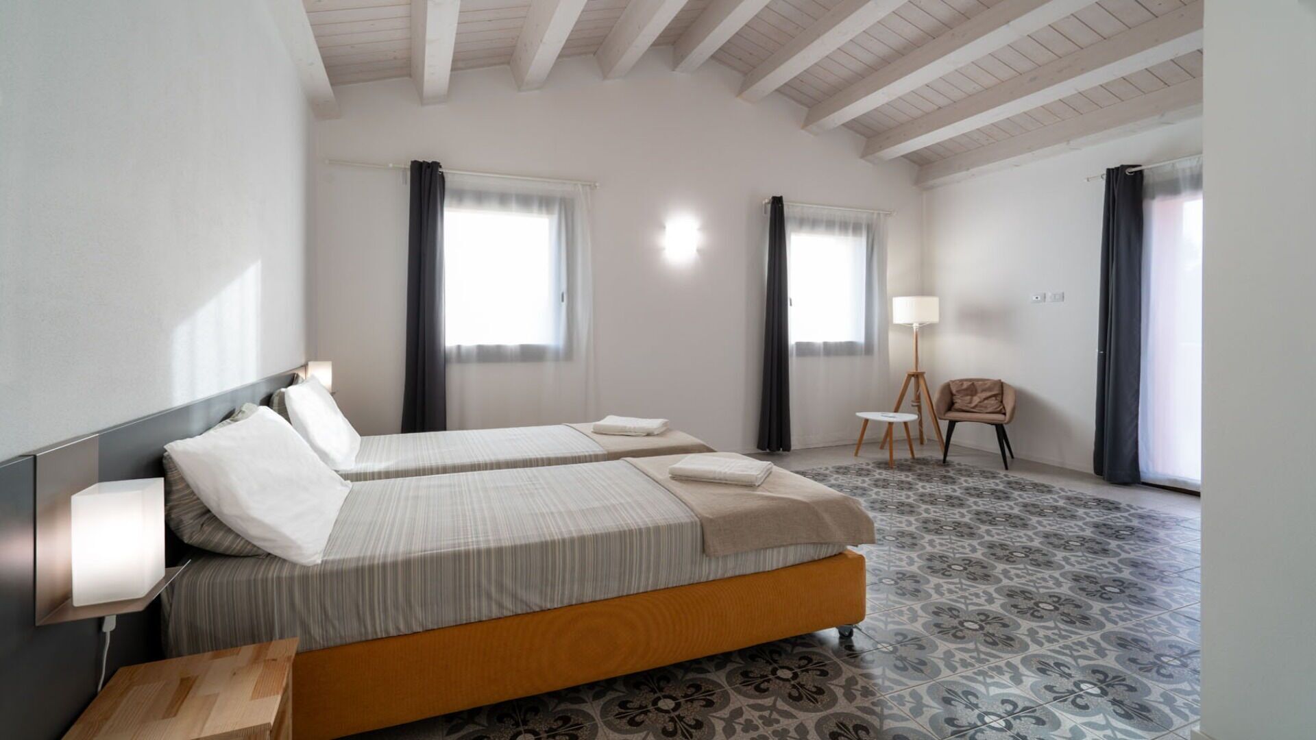 Mueble, Edificio, Propiedad, Ventana, Comodidad, Madera, Diseño De Interiores, Suelo, Piso