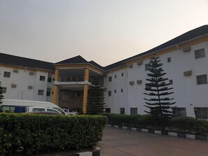 Fachada de la propiedad