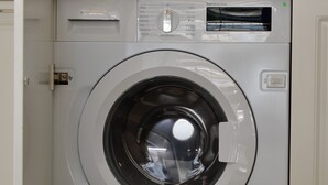 Unclassified image, 5 of 6, button - Center, near Old Town&Kapana+Free Parking & Wi-Fi (Plovdiv)