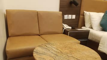 Deluxe Suite | 1 bedroom, desk, laptop workspace, free WiFi