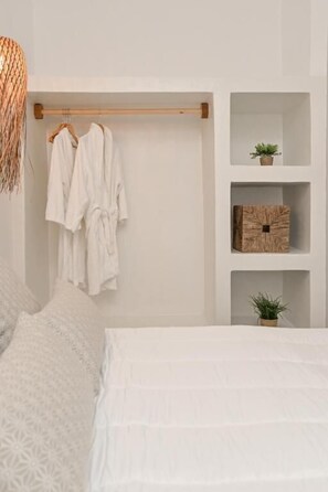 Superior villa, 3 slaapkamers, privézwembad, uitzicht op zee | Een kluis op de kamer, individueel gemeubileerd, geluiddichte muren