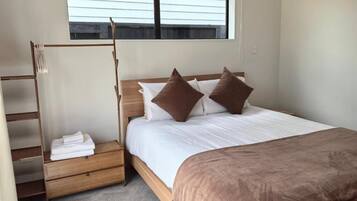 1 bedroom, in-room safe, desk, iron/ironing board