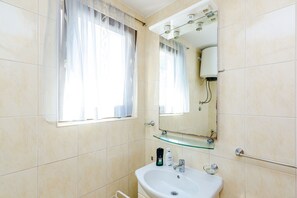 Bathroom - Apartments Princ Hrvoje- Studio With Balcony (Dubrovnik)