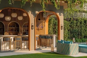 Bar (on property) - Meliá Pattaya Hotel (Pattaya)