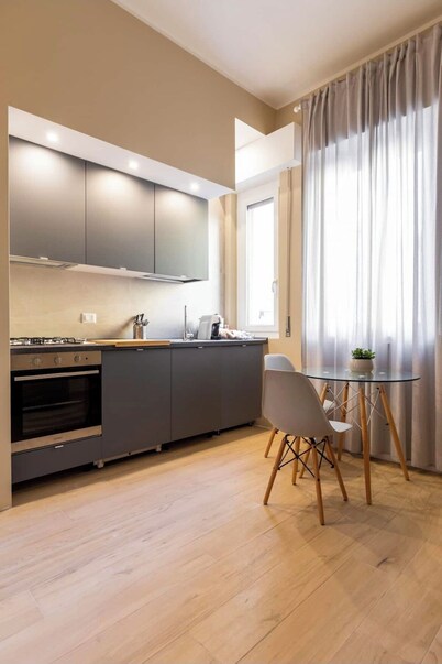 Fantoni Excelsior Milan City Netflix 6 people