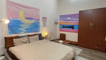 Standard Double Room, 1 King Bed | Blackout drapes, free WiFi, bed sheets