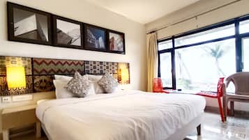 Deluxe Room, 1 Bedroom, Sea View, Sea Facing | 1 bedroom, bed sheets