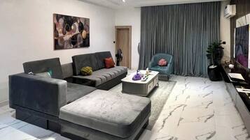 Apartemen Ekonomi, balkon, pemandangan kota | Area keluarga