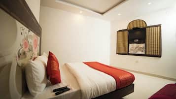 Deluxe Double Room, City View | Hypo-allergenic bedding, free WiFi, bed sheets