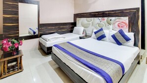 Deluxe Double Room, City View | Hypo-allergenic bedding available, WiFi (free), bed sheets - Hotel Sunrise DX (New Delhi)
