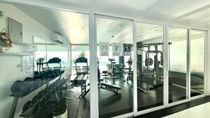 Fitness facility - B6 - 1 Bedroom Serviced Apartment, with sea view Balcony and shared Pool, Karon (Karon)