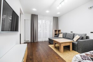 Deluxe Apartment, Balcony, Park View | In-room dining - Apartment on Nezavisimosti 74 (Minsk)