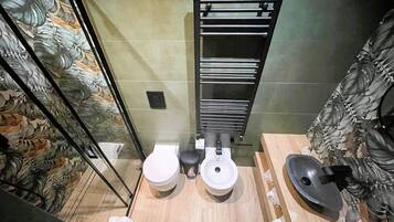 Maya | 1 Schlafzimmer, Zimmersafe, Schreibtisch, laptopgeeigneter Arbeitsplatz