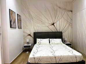1 bedroom, in-room safe, desk, laptop workspace - Urban Chic Suite Toledo (Naples)