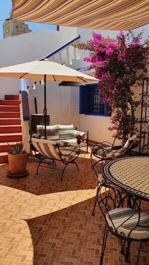 Outdoor dining - Nice house with sea view douar Oualed Hlal, 8km from Oualidia (Oualidia)