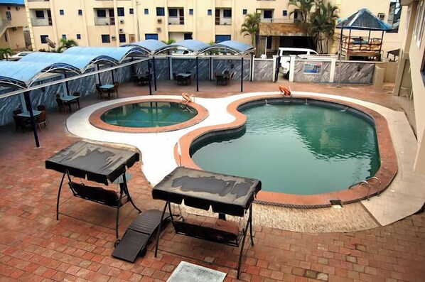 Outdoor pool - Ayalla Hotels Limited (Yenagoa)