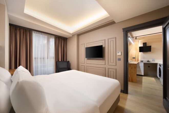 Materassi Select Comfort, una scrivania, postazione laptop