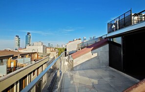 Junior Suite, Balcony | Terrace/patio - Şişli Family Time Suites (Istanbul)
