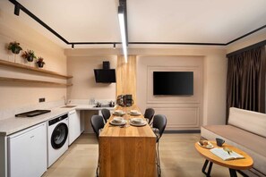 Select Comfort beds, desk, laptop workspace, soundproofing - Şişli Family Time Suites (Istanbul)