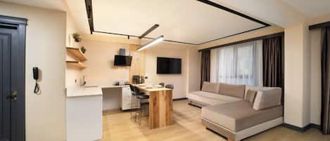 Junior-Suite | Select-Comfort-Betten, Schreibtisch, laptopgeeigneter Arbeitsplatz